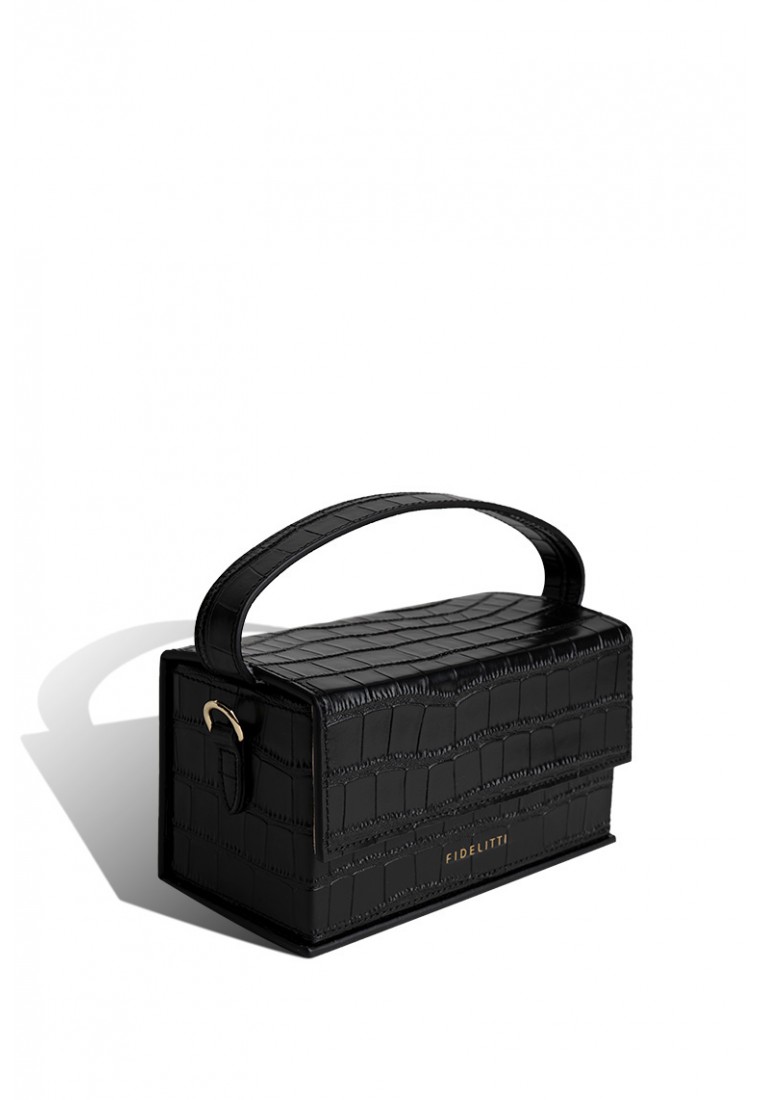 Сумка лаковая женская